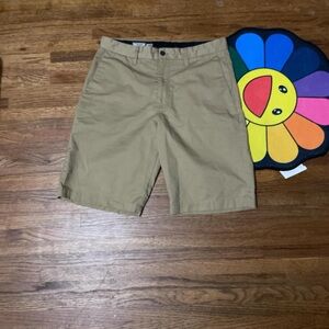 amazing volcom shorts small back piece😳

#y2k #grunge #skater #emo #goth